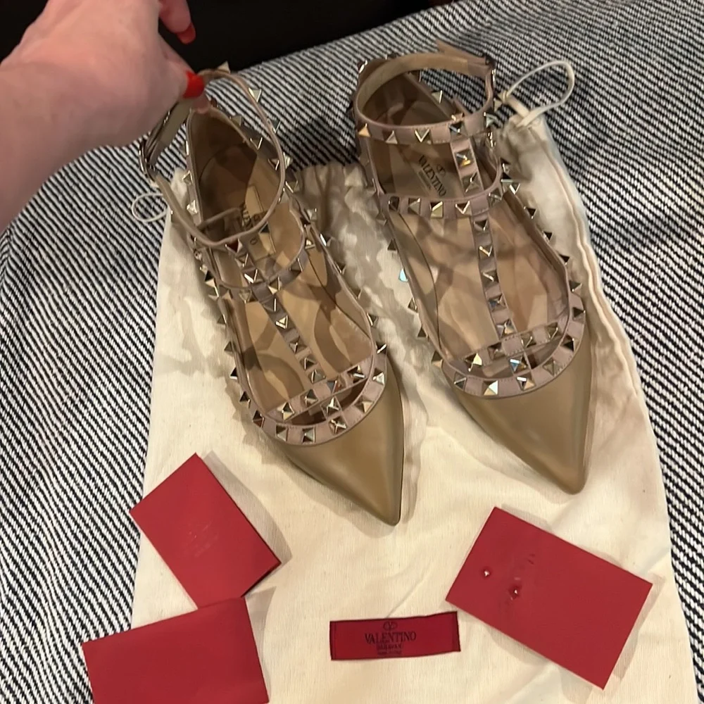 Valentino NWOT camel colored flats - Picture 1 of 13